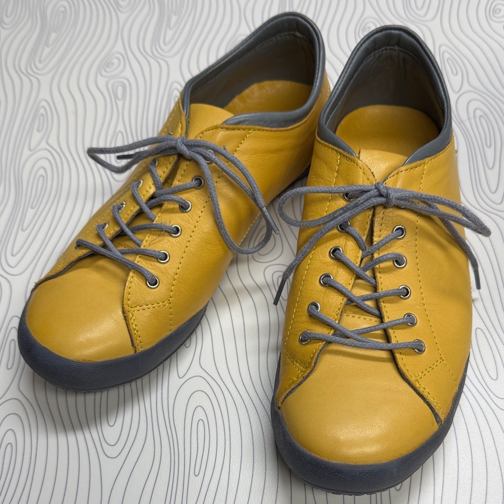 Bright Gold/Yellow Andrea Conti Shoes, sz 39 (9.5)